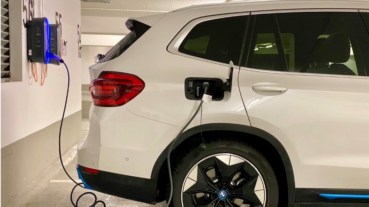 Do Electric Cars Still Have a 12V Battery?